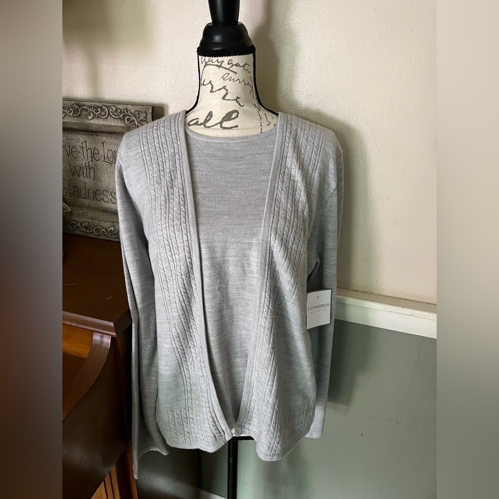 SAG HARBOR HEATHER GRAY CABLES GALORE SWEATER
NWT 44.00